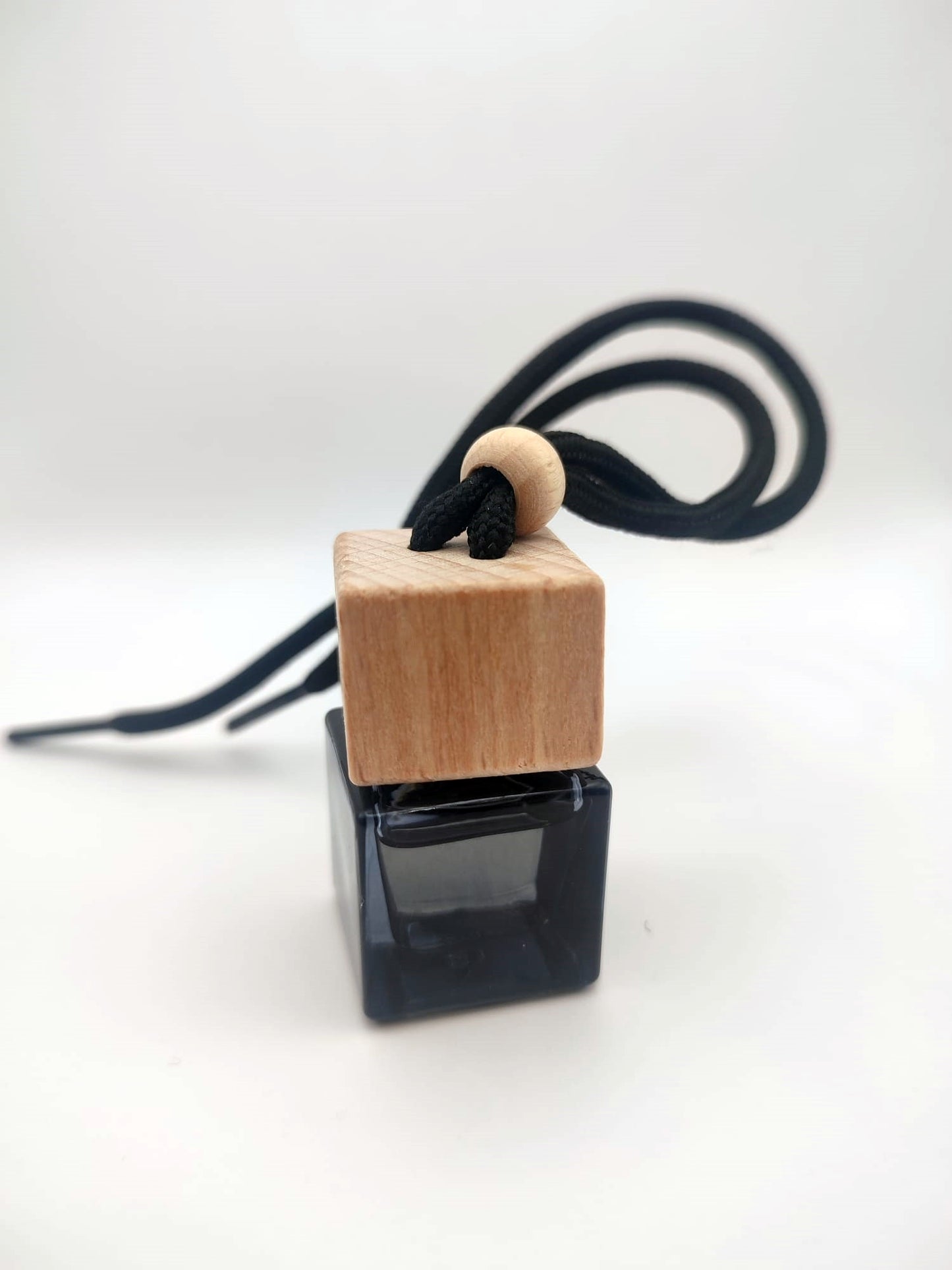 AMBIENTADOR CUADRADO NEGRO TAPA BAMBU